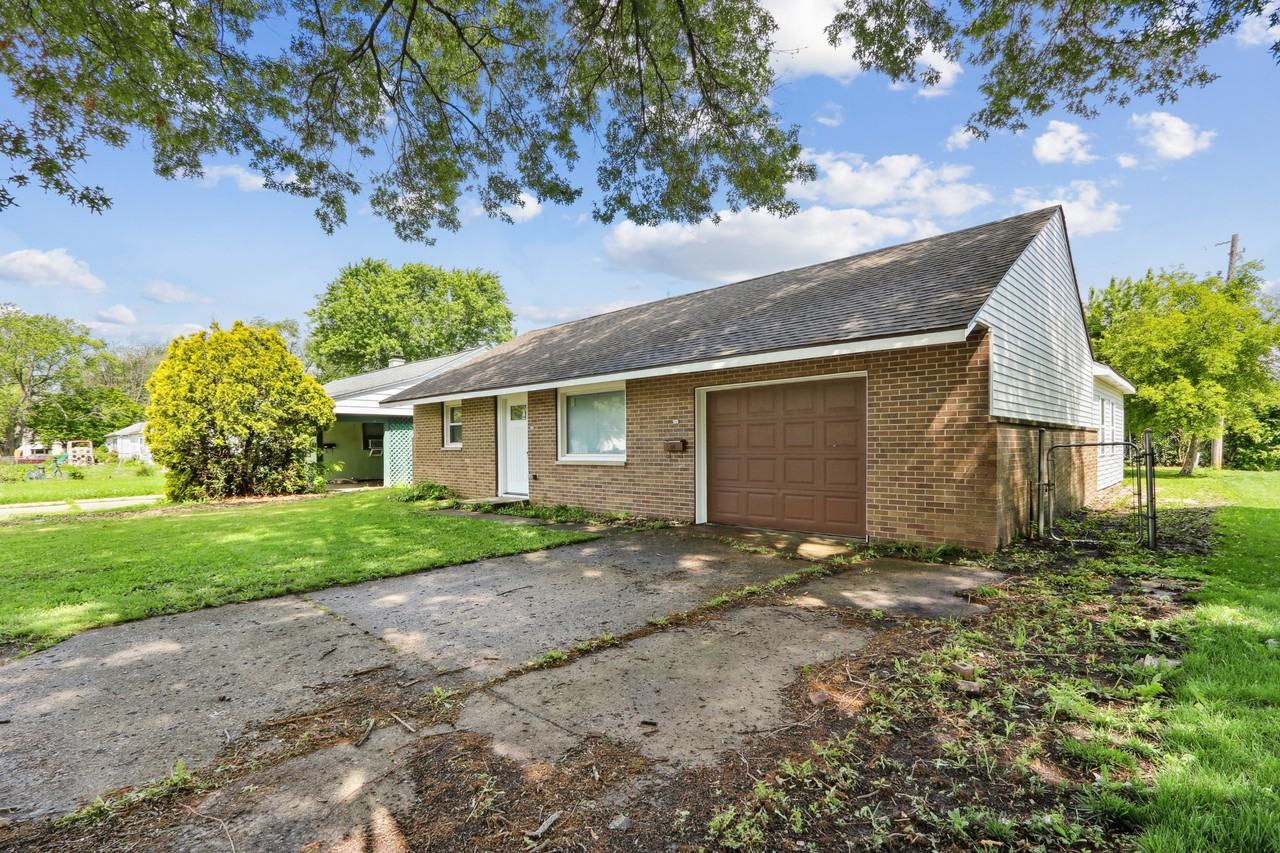 714 Bethume Ct #1 - Photo 4 of 28