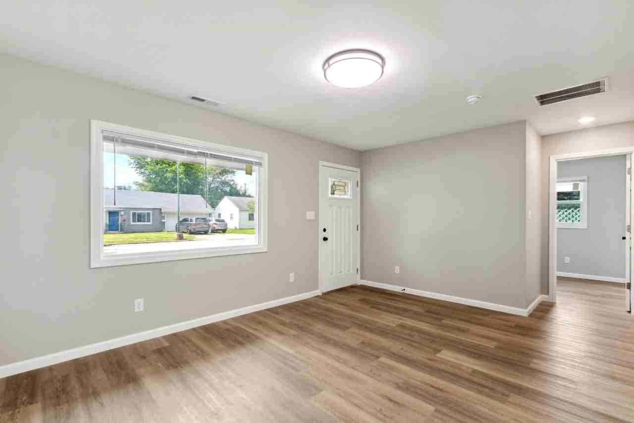 714 Bethume Ct #1 - Photo 7 of 28