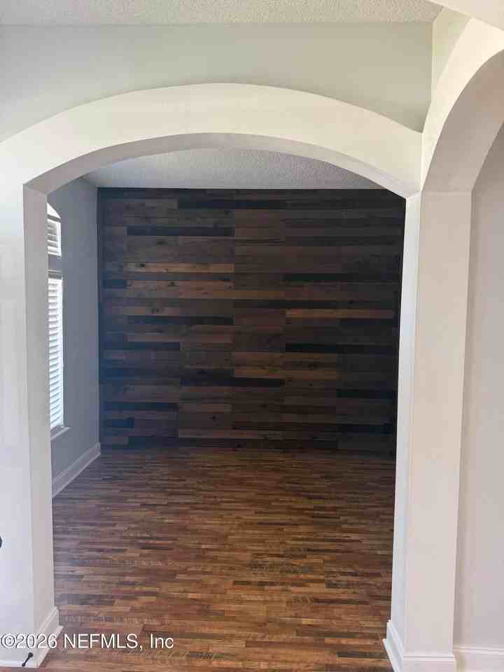 2063 Las Brisas Ct - Photo 4 of 31