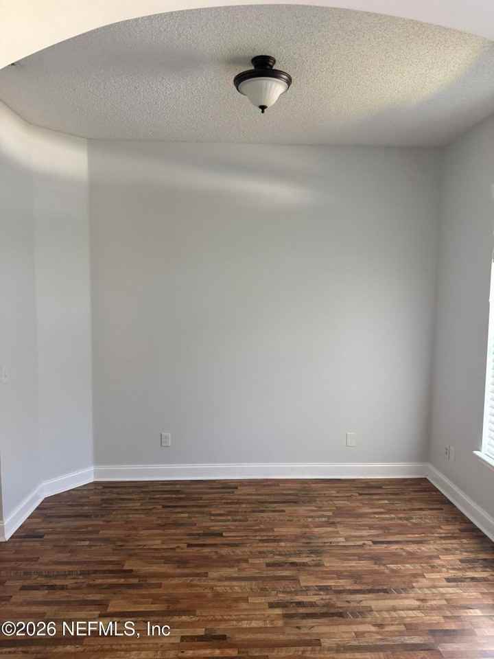 2063 Las Brisas Ct - Photo 5 of 31