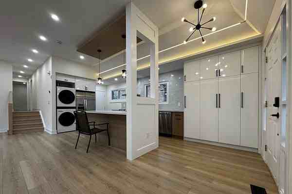 94 Collingsbrook Boulevard - Photo 3 of 21