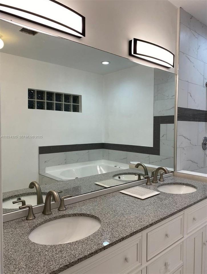 15244 Southwest 109th Street #0 - Photo 3 of 9