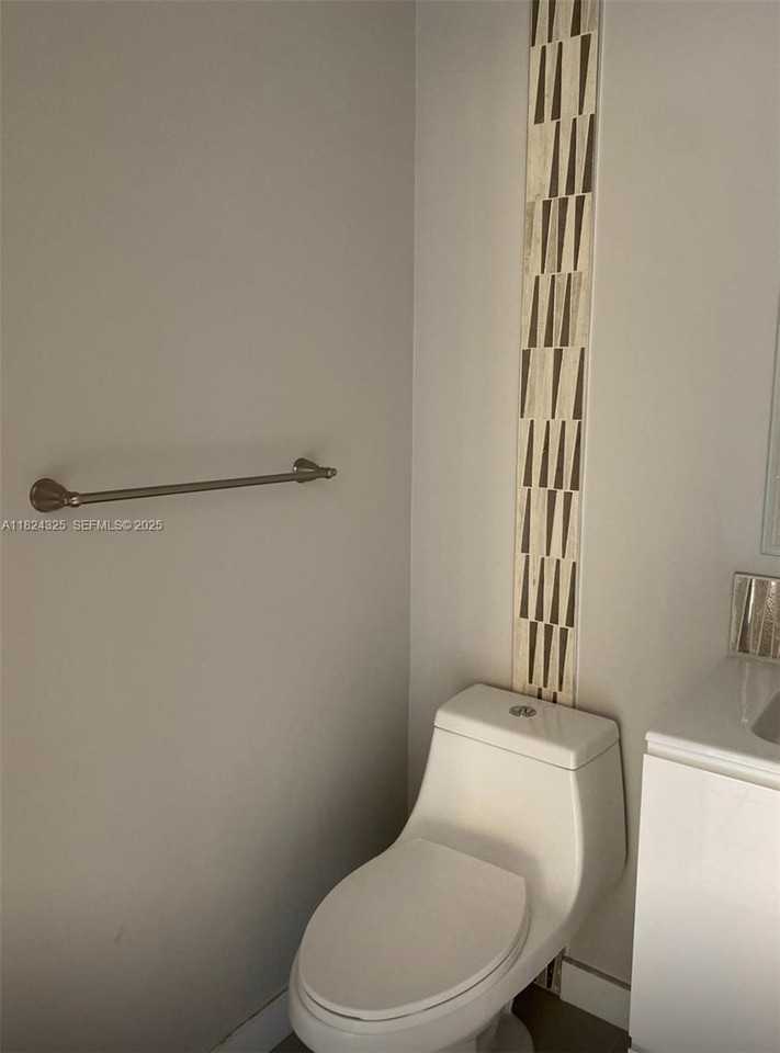 15244 Southwest 109th Street #0 - Photo 6 of 9