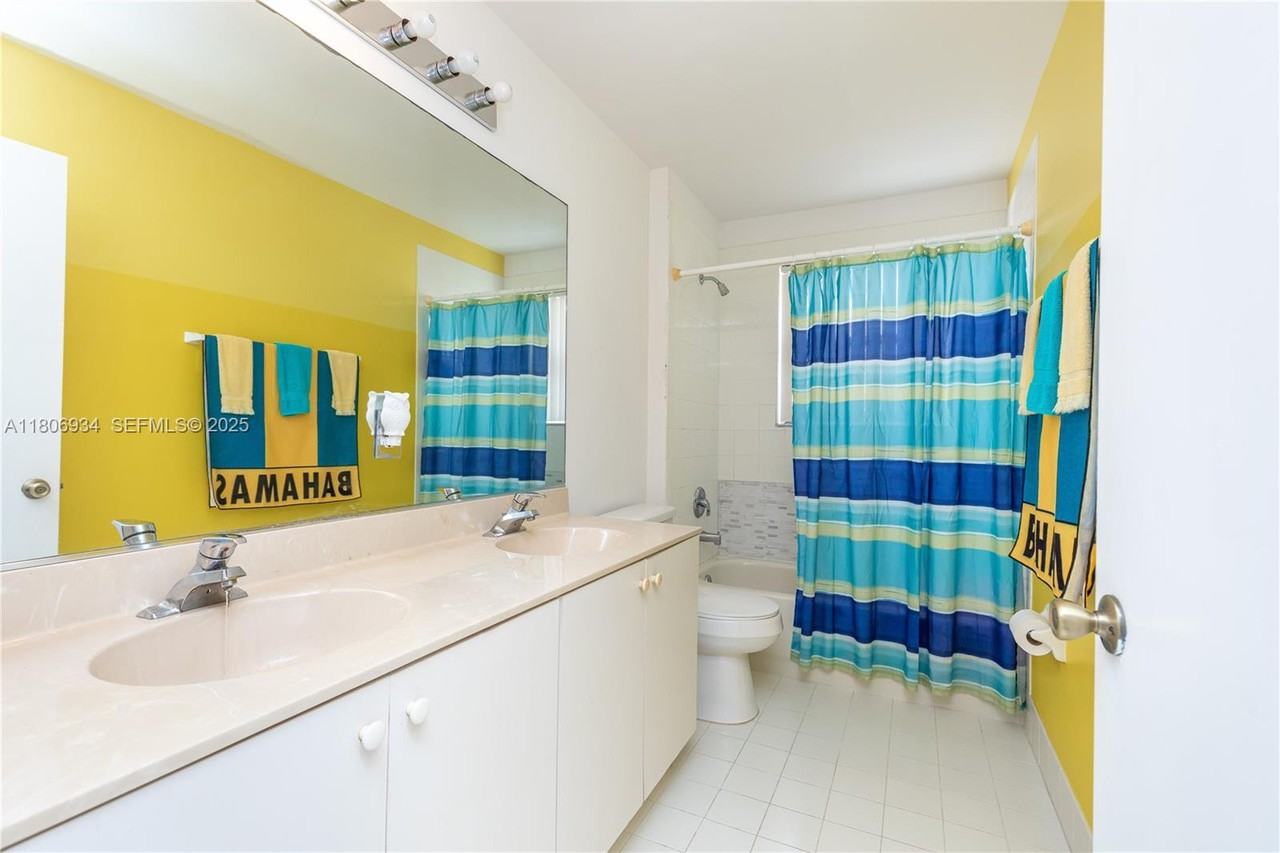 14841 Southwest 20th Street - Photo 3 of 21