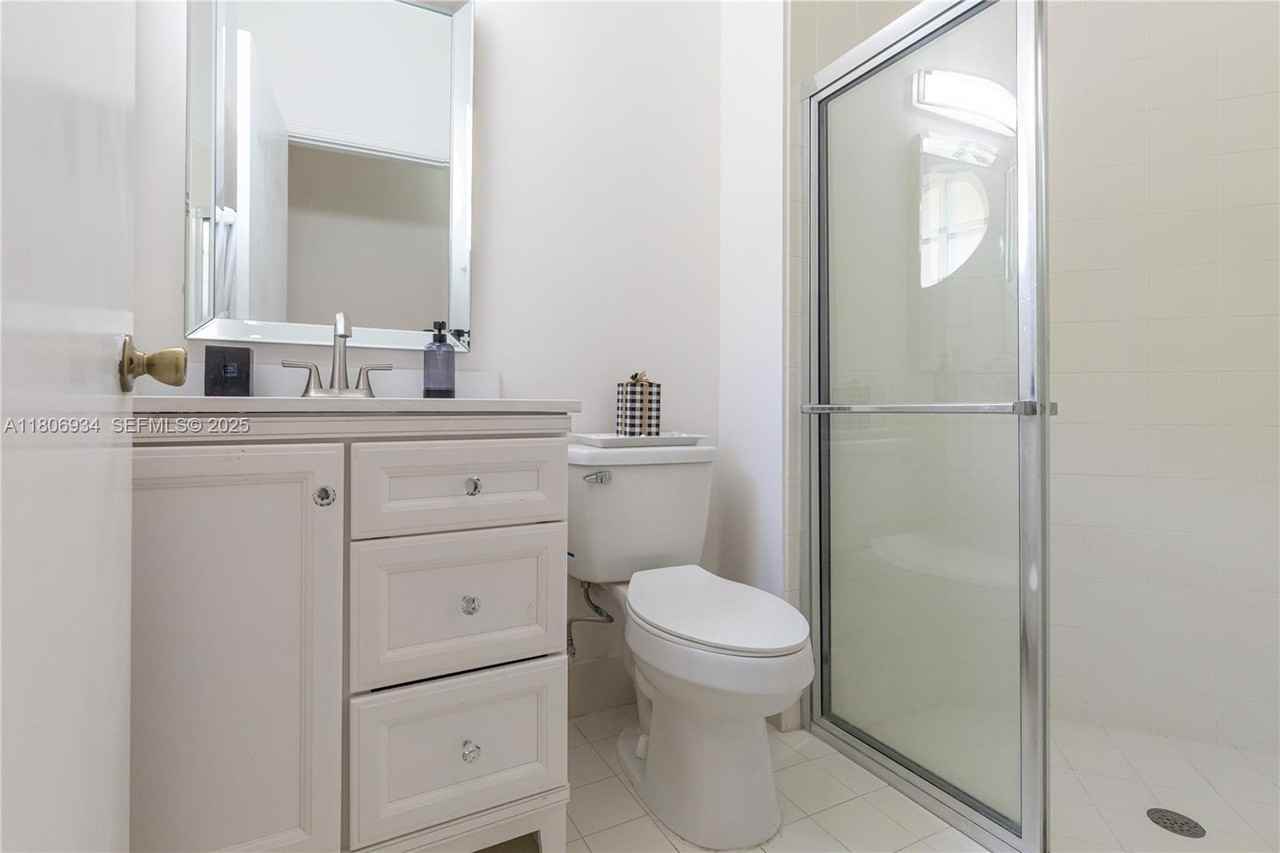 14841 Southwest 20th Street - Photo 6 of 21