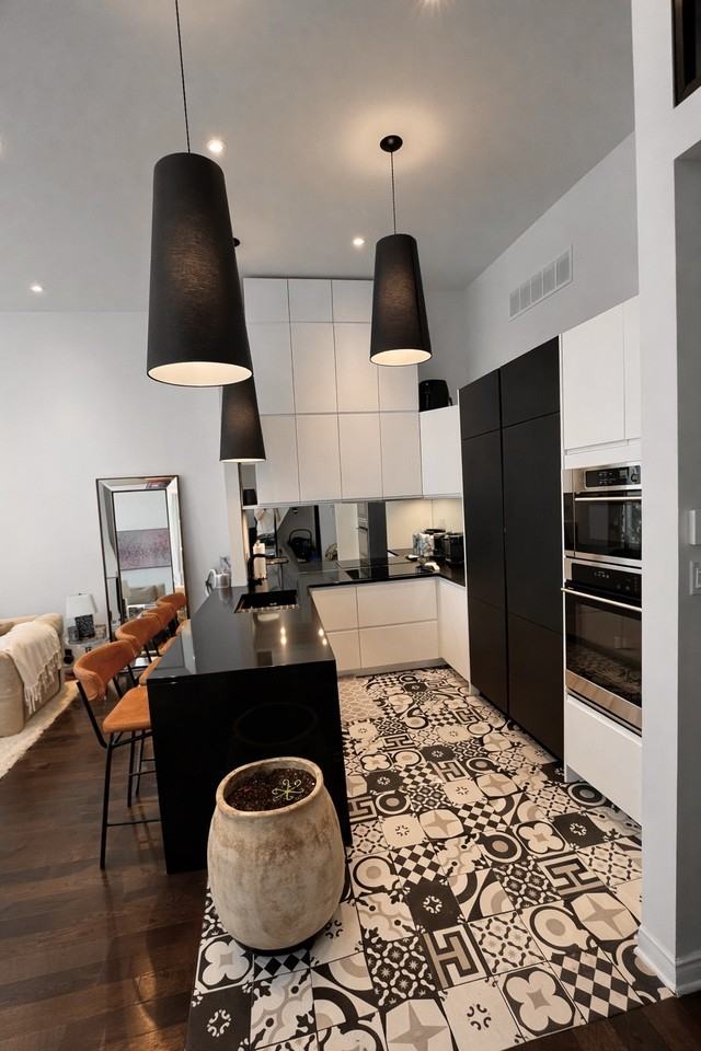 433 Rue Notre-Dame Est #100 - Photo 5 of 18