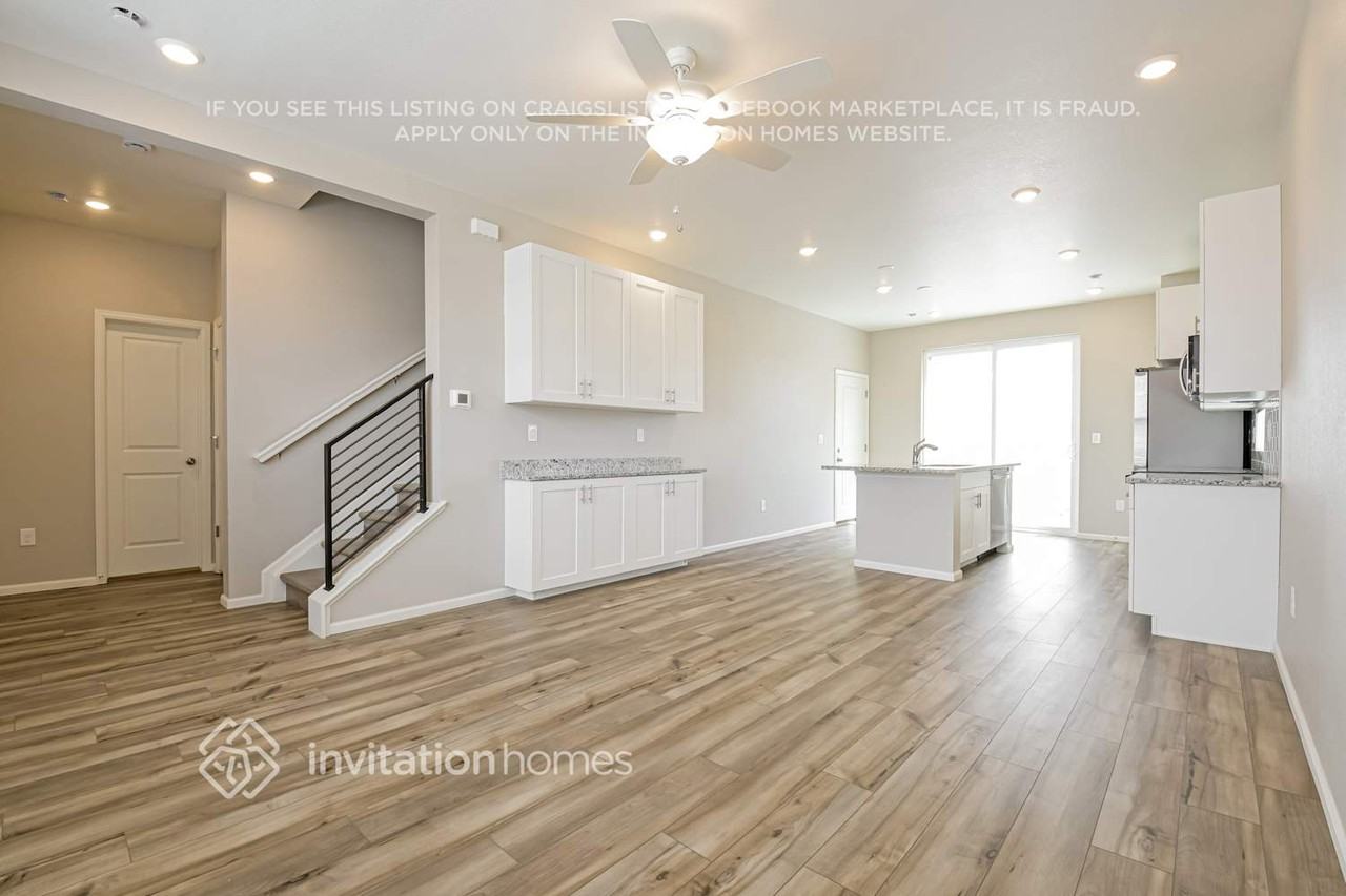 3397 Streamwood Dr - Photo 7 of 19