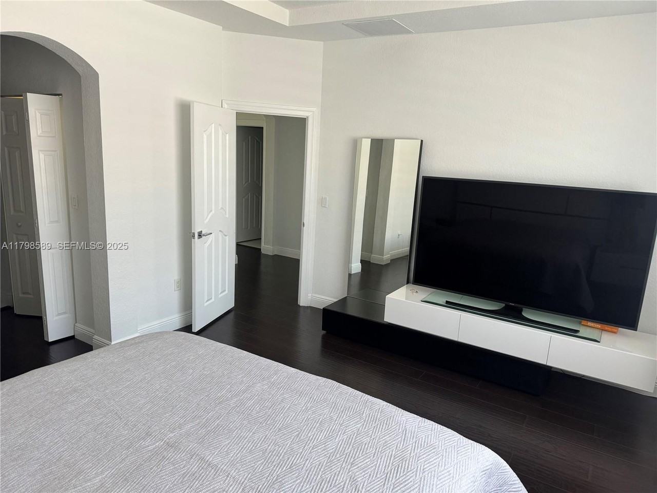 8162 Northwest 114th Place - Photo 7 of 21