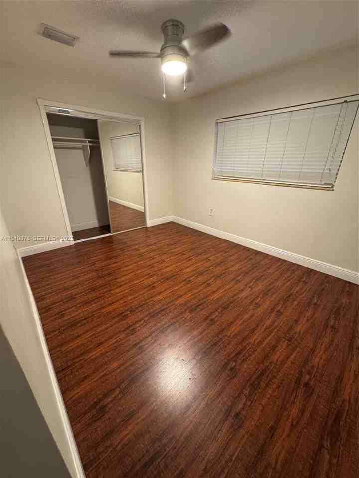 2003 North 46th Avenue - Photo 6 of 18