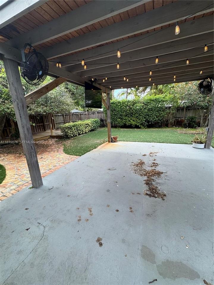 2003 North 46th Avenue - Photo 7 of 18