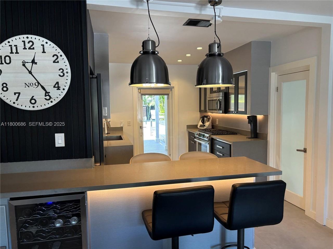 1205 Northeast 17th Terrace - Photo 2 of 40