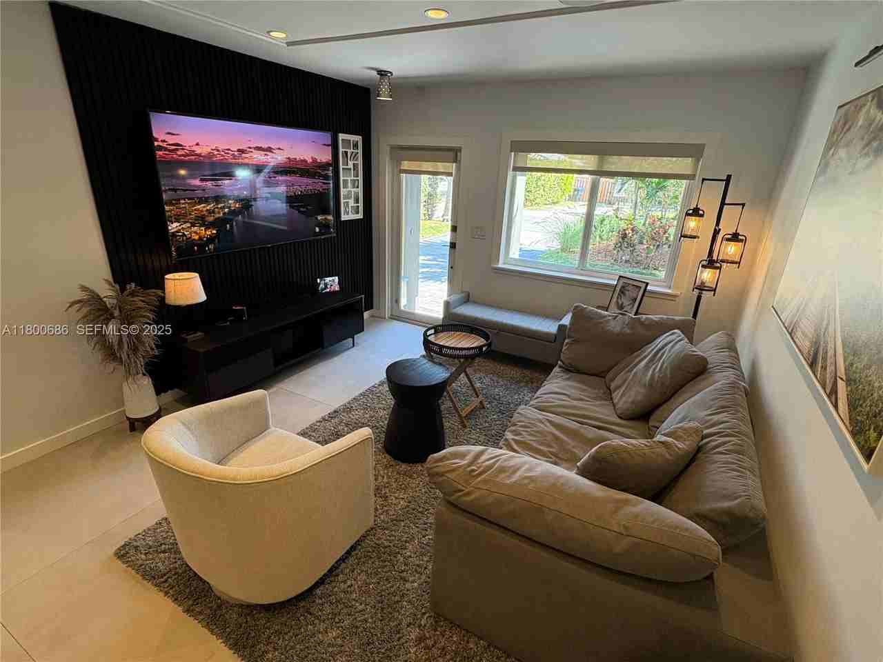 1205 Northeast 17th Terrace - Photo 5 of 40