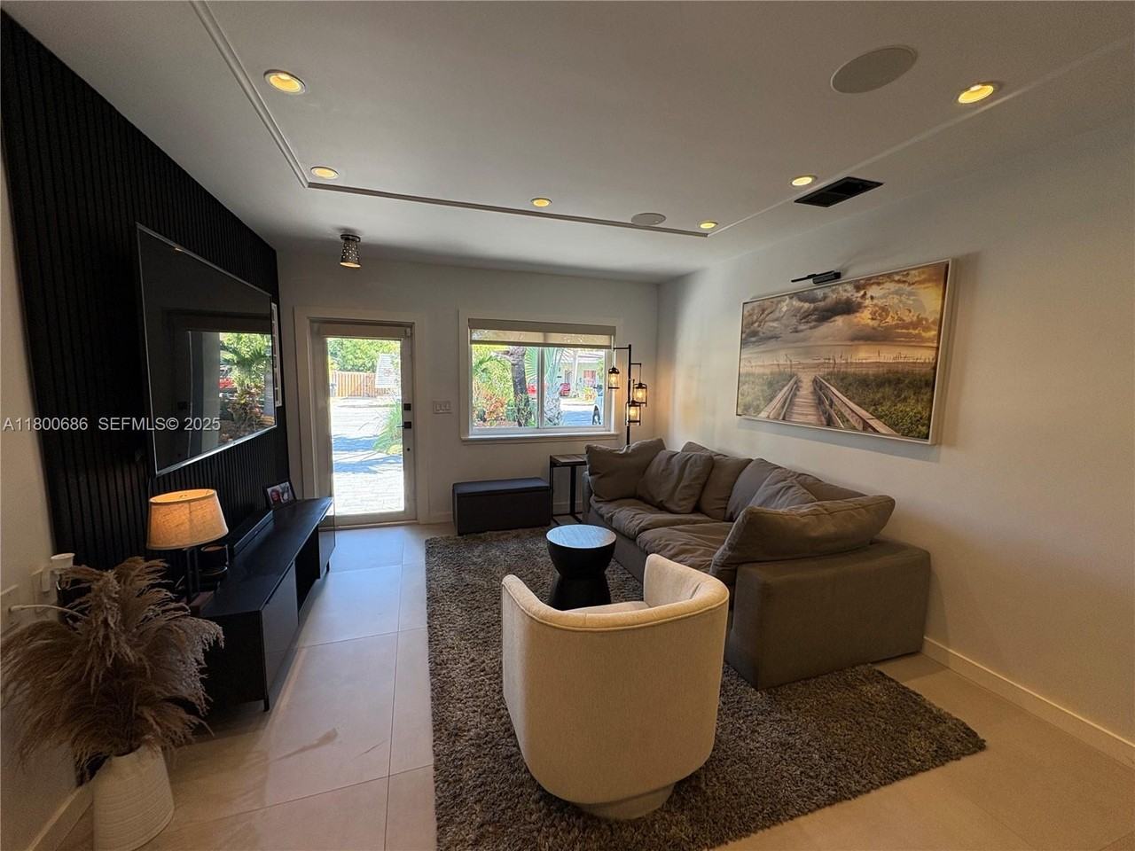 1205 Northeast 17th Terrace - Photo 6 of 40