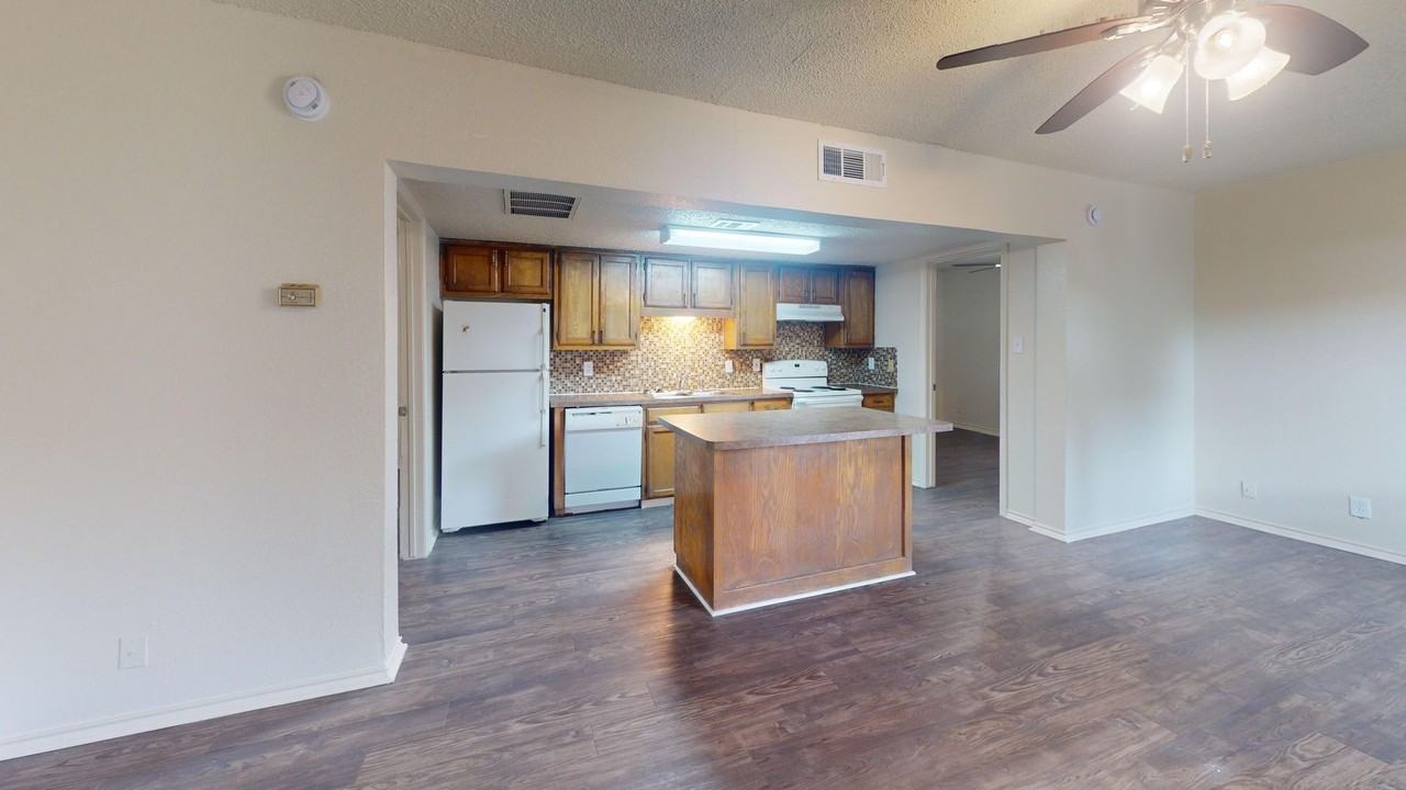 Somesuch Place Apartments - Photo 2 of 14