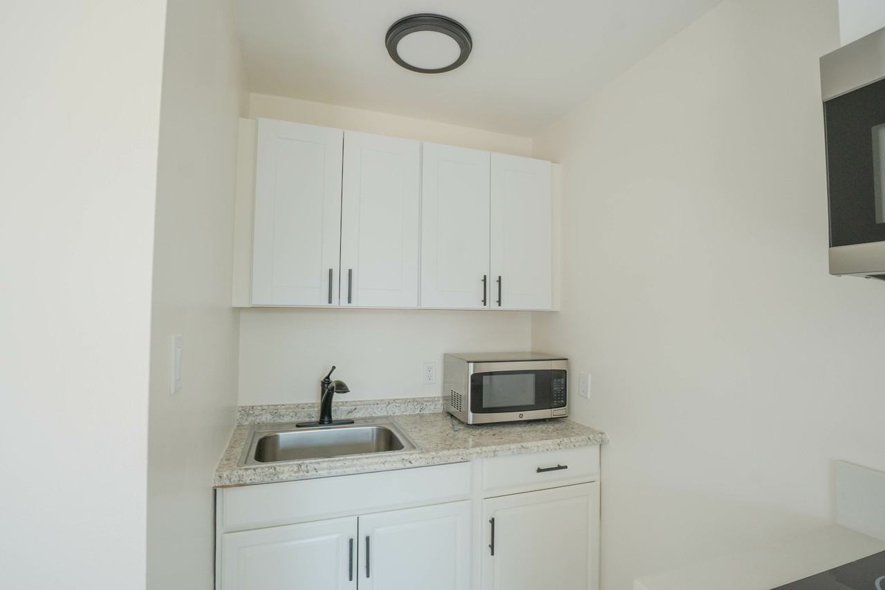 821 W 167th St #1 - Photo 4 of 9