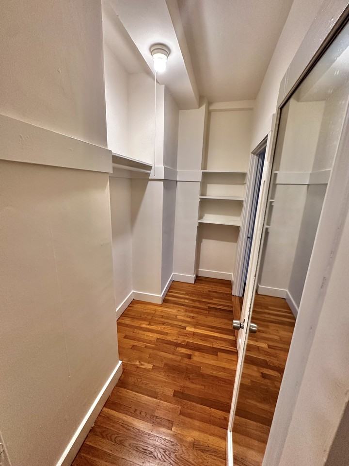 840 Geary St #12 - Photo 6 of 12