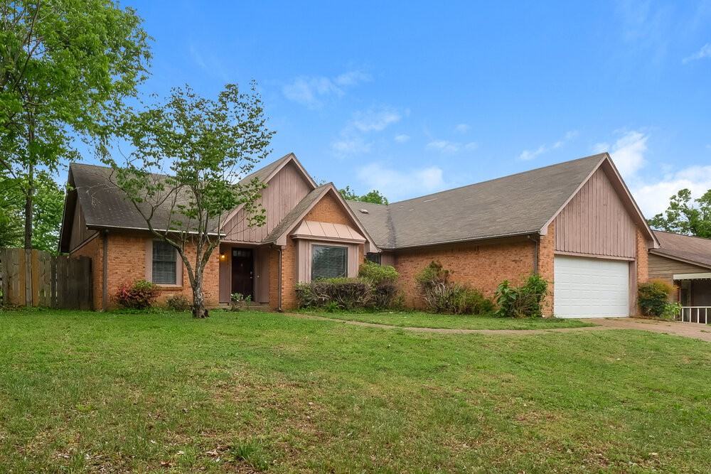 1031 Dove Hollow Dr - Photo 3 of 16