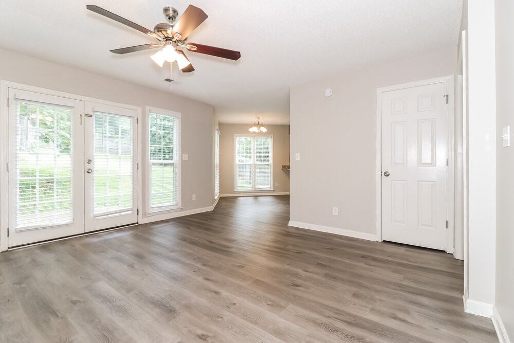 739 Glenspring Dr - Photo 4 of 17