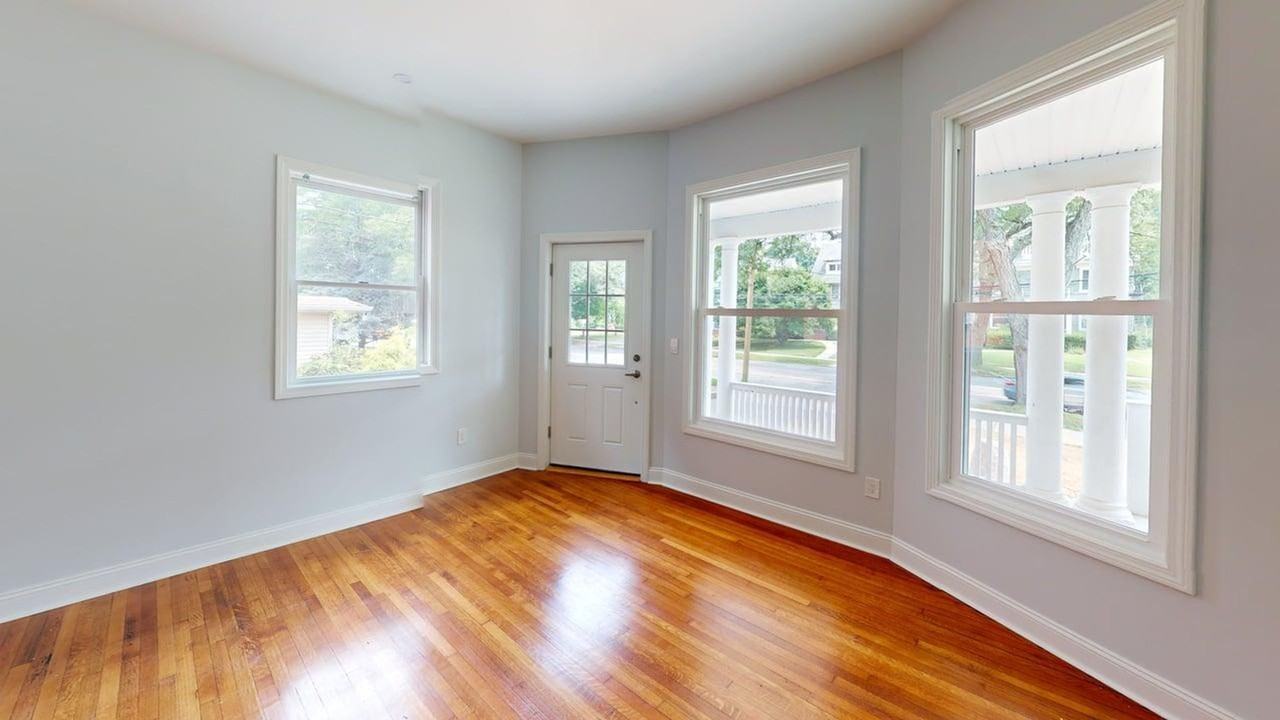 544 Whitney Ave - Photo 5 of 23