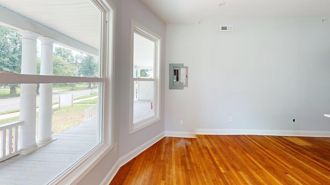 544 Whitney Ave - Photo 6 of 23