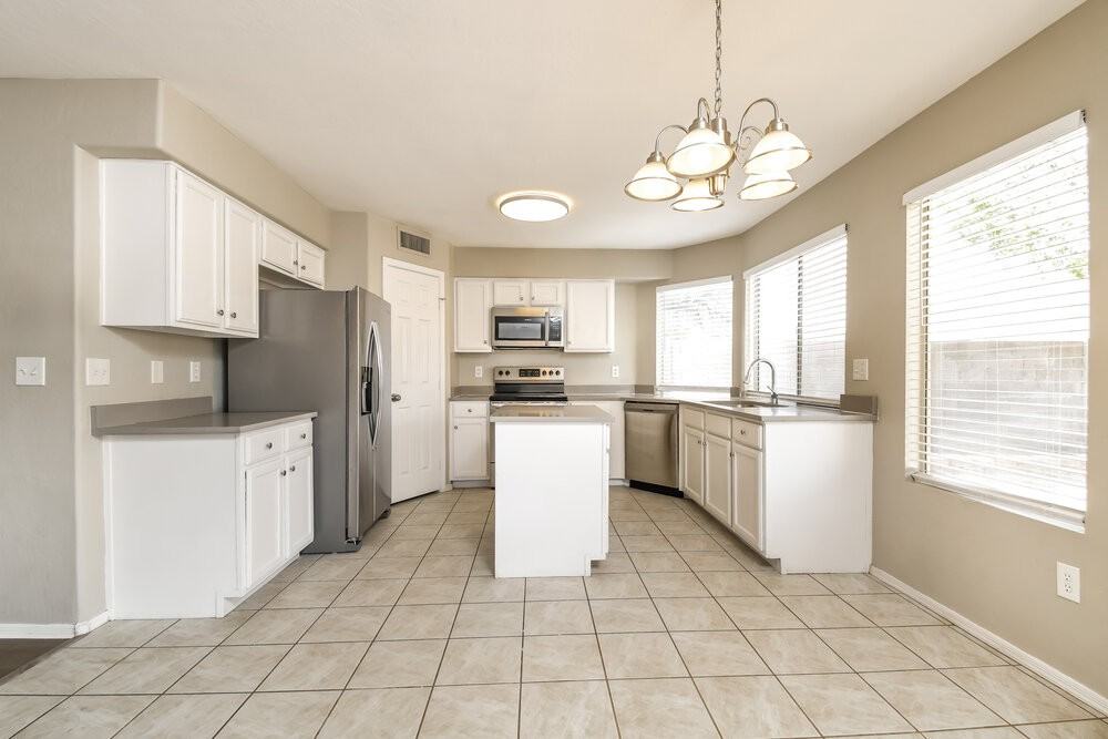 834 E Whitten St - Photo 6 of 17