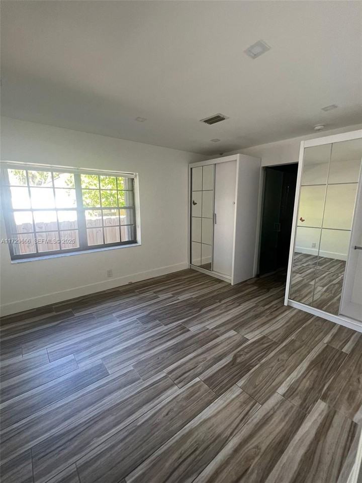 944 Polk Street #0 - Photo 5 of 22