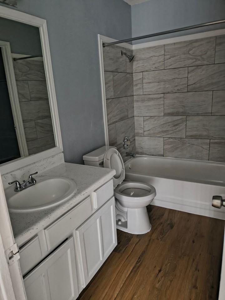 1400 North - Photo 2 of 5