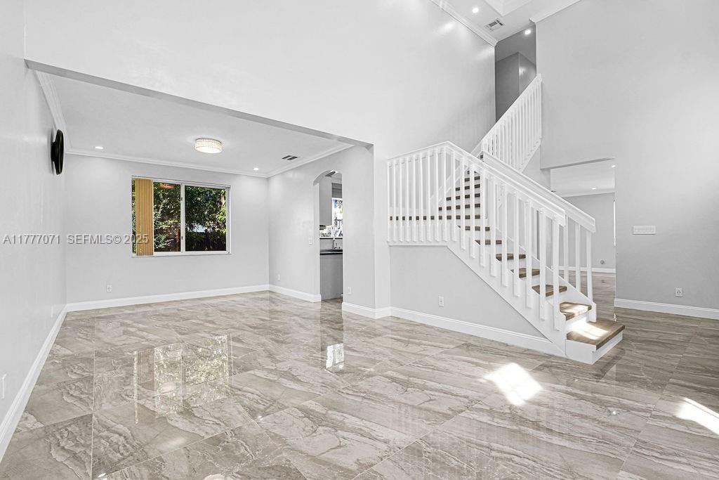 1623 East Harmony Lake Circle - Photo 3 of 87