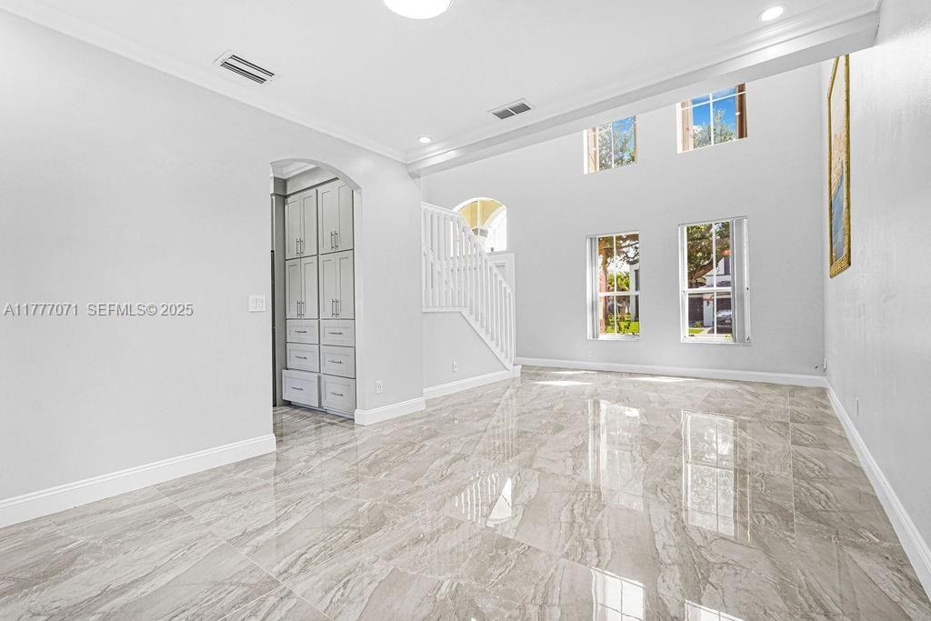 1623 East Harmony Lake Circle - Photo 5 of 87