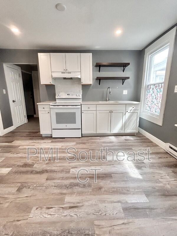 200 Montauk Ave #2B - Photo 4 of 11