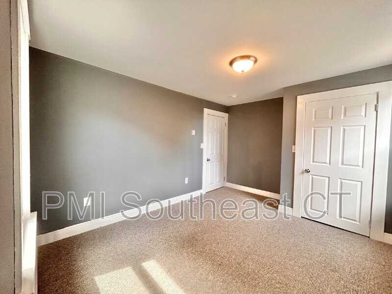200 Montauk Ave #2B - Photo 7 of 11