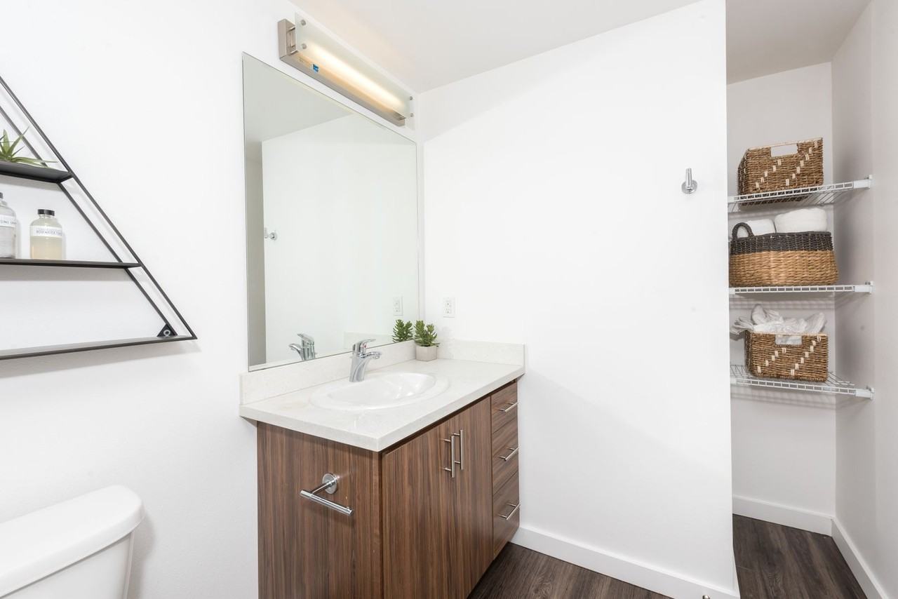 The Hawthorne Apts - Photo 4 of 40