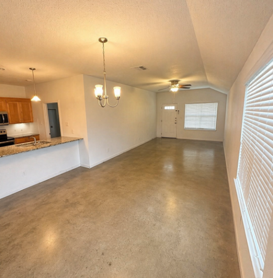 3103 Stonewall Dr #A - Photo 5 of 19