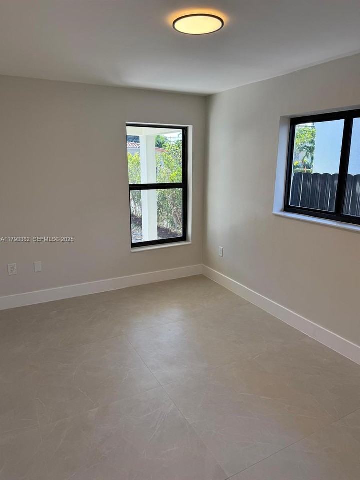 3983 Southwest 2nd Street - Photo 3 of 45