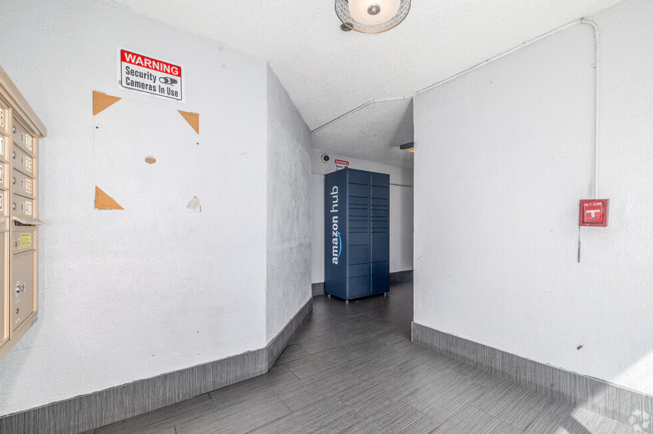Electro Apartments - Photo 5 of 7