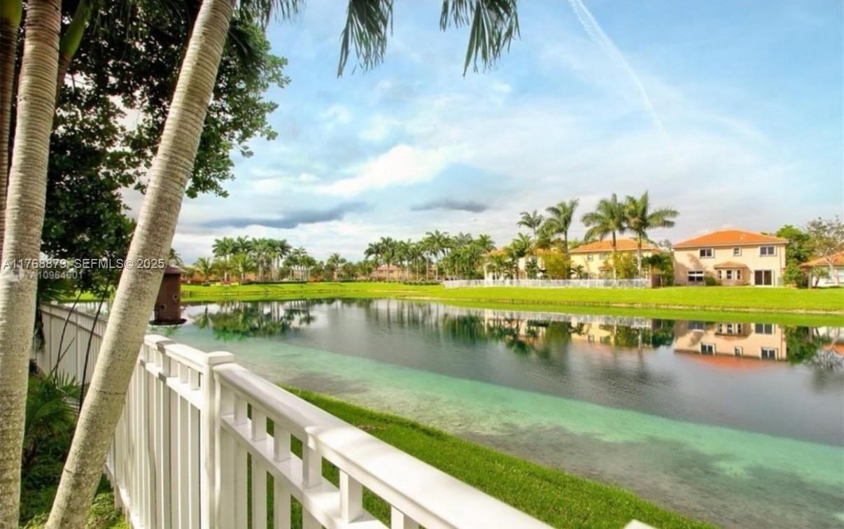 3571 Northeast 11th Drive #0 - Photo 4 of 13