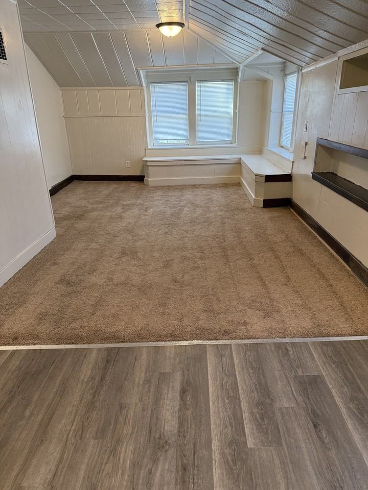 601 E Reed - Photo 7 of 9