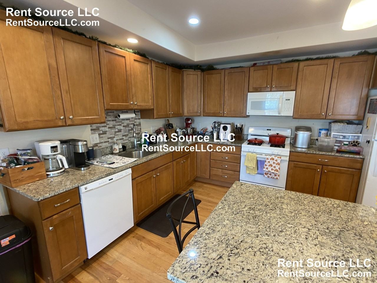 21 Gilman St - Photo 4 of 17