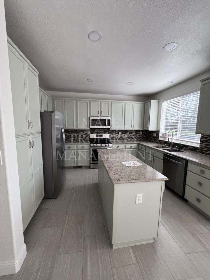 4333 Peninsula Dr - Photo 5 of 26