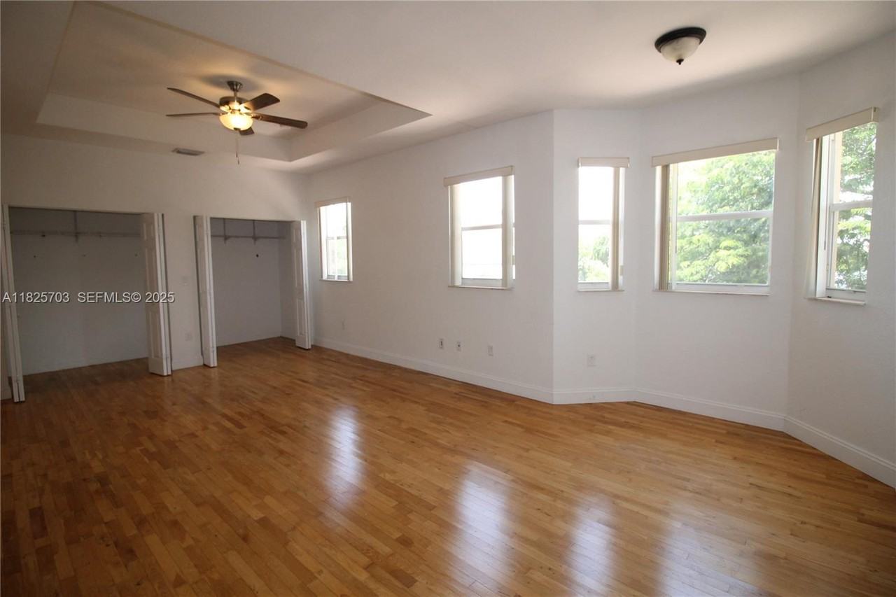 20732 Southwest 87th Court - Photo 6 of 38