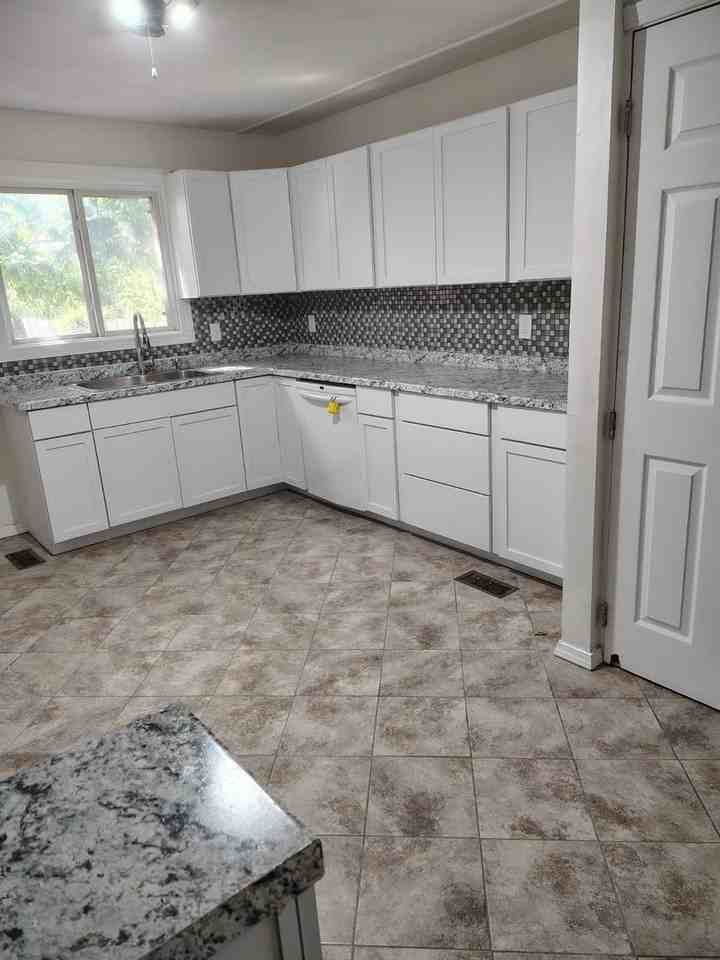 217 N Martinson St - Photo 4 of 17