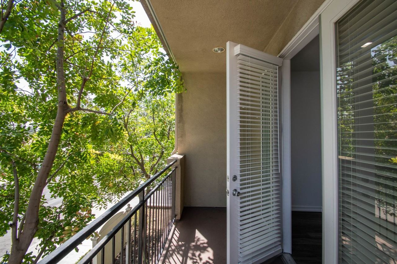 7851 - Photo 4 of 30