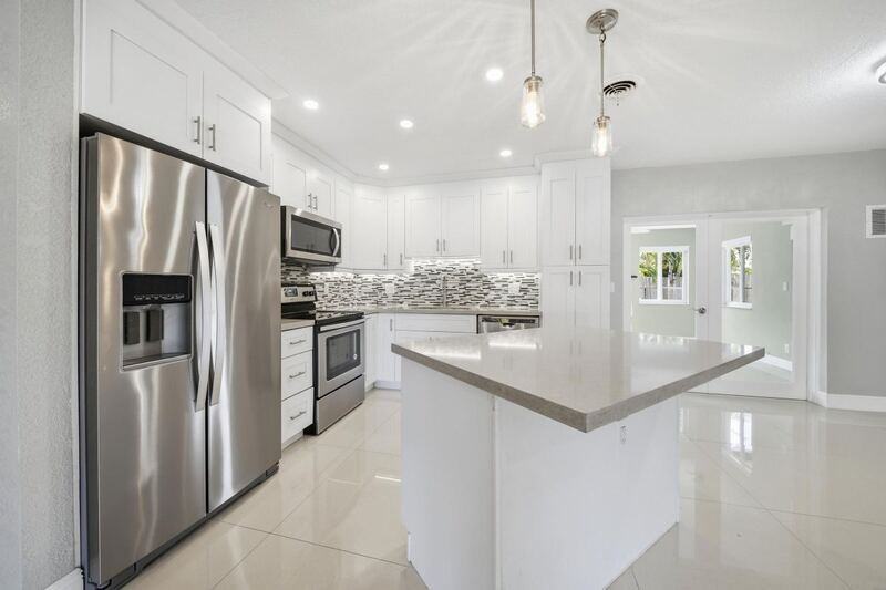 5031 Ne 23rd Ter - Photo 4 of 36