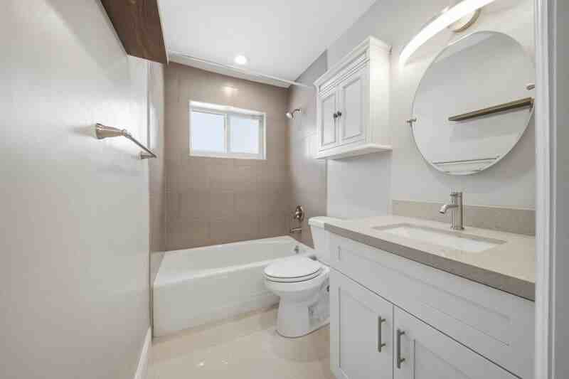 5031 Ne 23rd Ter - Photo 5 of 36