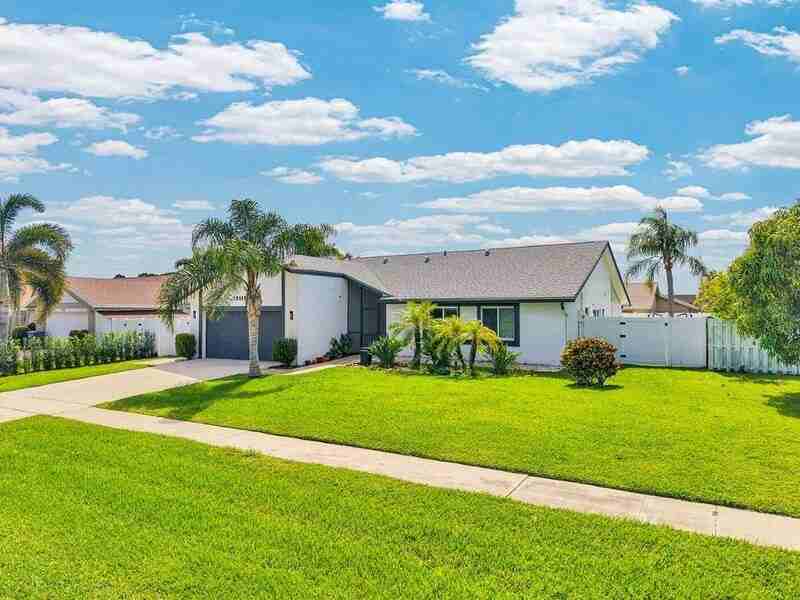 19119 Winslow Ter - Photo 3 of 50