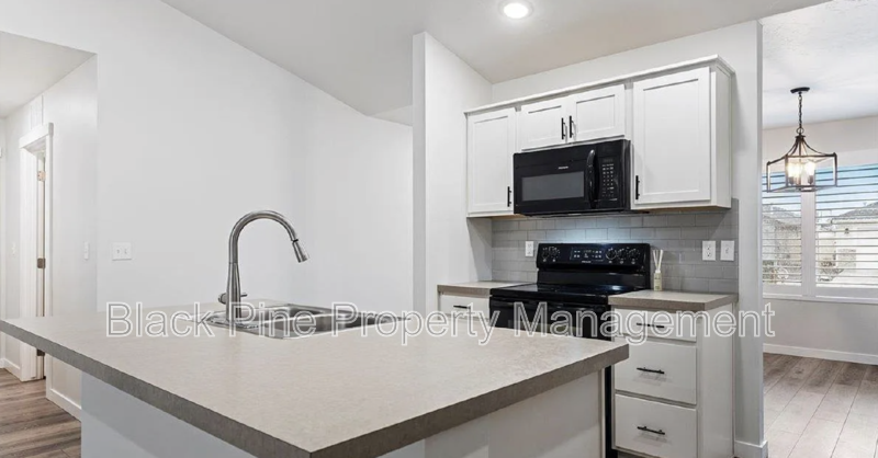 3949 N Amberwood Ave - Photo 7 of 23