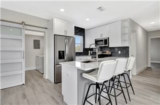 1335 Lee St - Photo 1 of 1