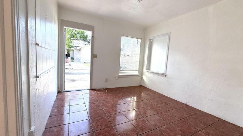 305 Taylor Ave #3 - Photo 2 of 5