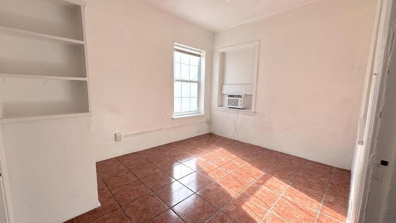 305 Taylor Ave #3 - Photo 4 of 5