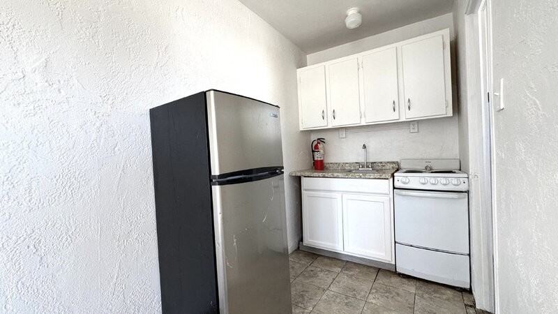 419 N Wild Olive Ave #9 - Photo 2 of 4